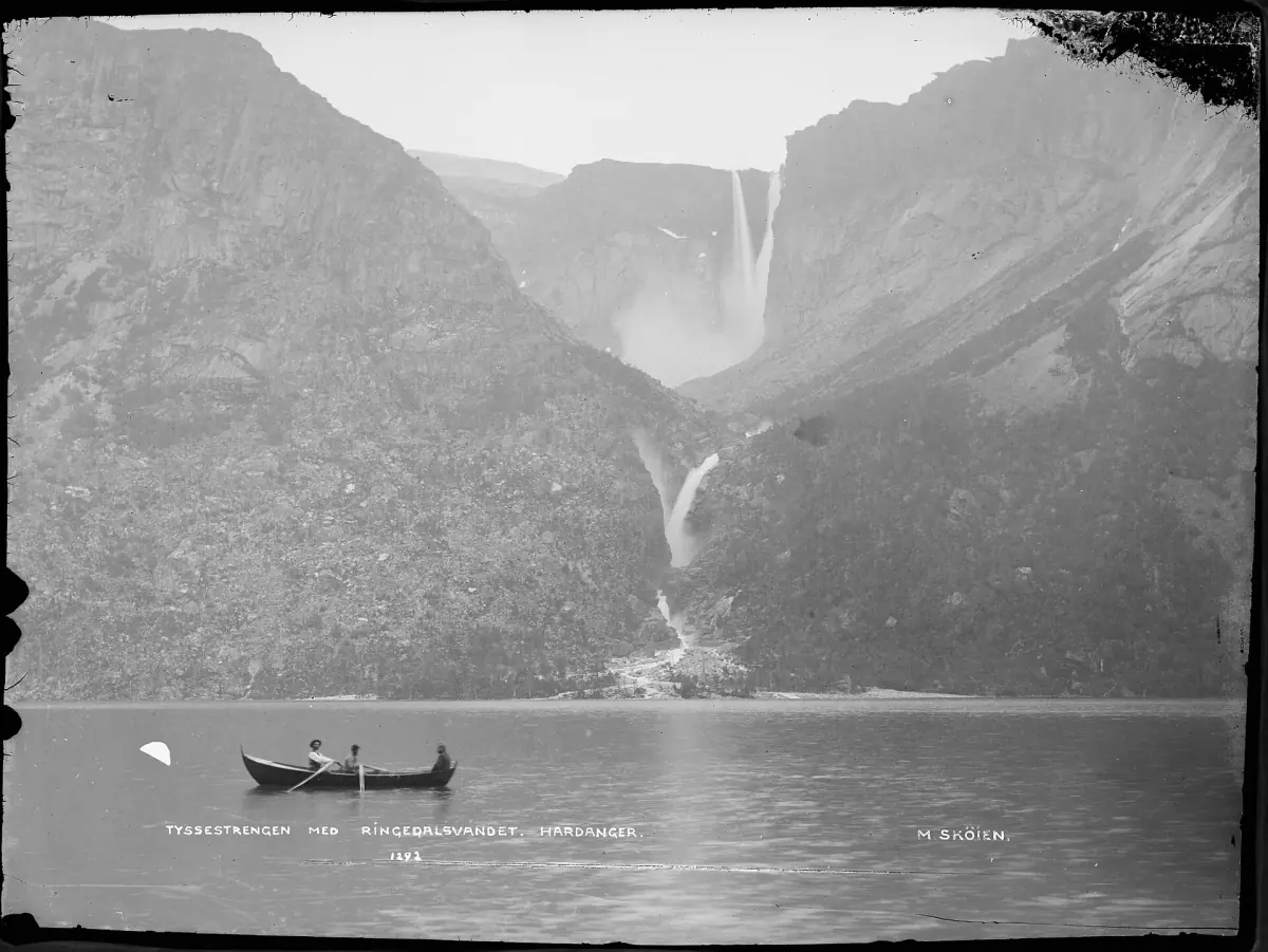Die Tyssestrengene-Wasserfälle im Gebiet der Trolltunga, historische Aufnahme